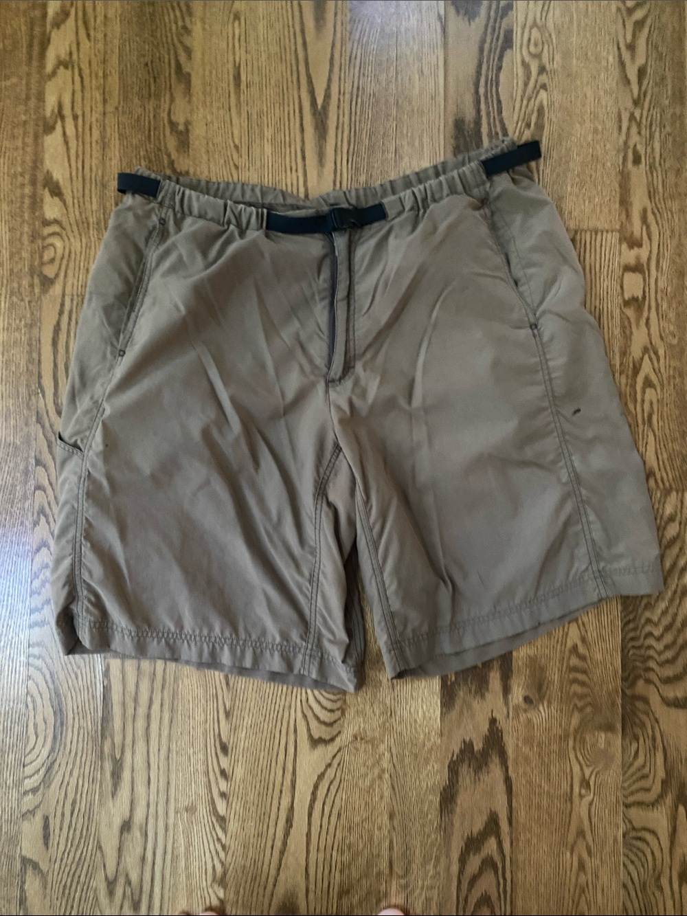 Mens Patagonia XL swim trunks khaki cargo adjustable waist 10” rise